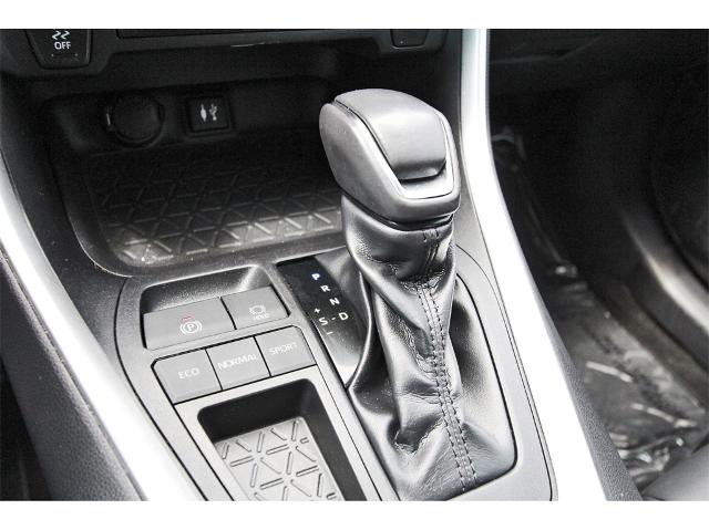 2019 Toyota RAV4 Vehicle Photo in ROSENBERG, TX 77471-5675