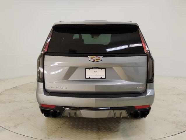 2024 Cadillac Escalade Vehicle Photo in PINEVILLE, NC 28134-8495