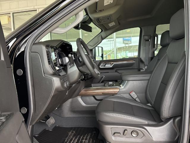 2025 Chevrolet Silverado 2500 HD Vehicle Photo in MANHATTAN, KS 66502-5036