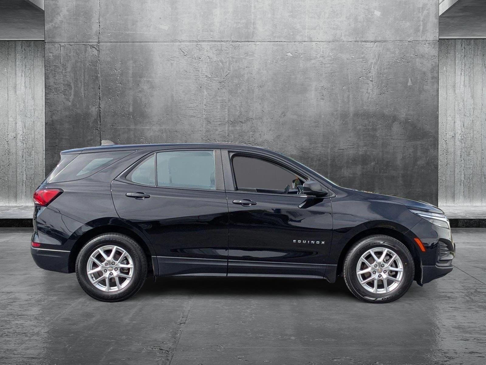 2022 Chevrolet Equinox Vehicle Photo in VALENCIA, CA 91355-1705