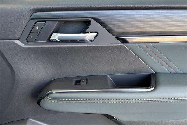 2025 GMC Acadia Vehicle Photo in ELK GROVE, CA 95757-8703
