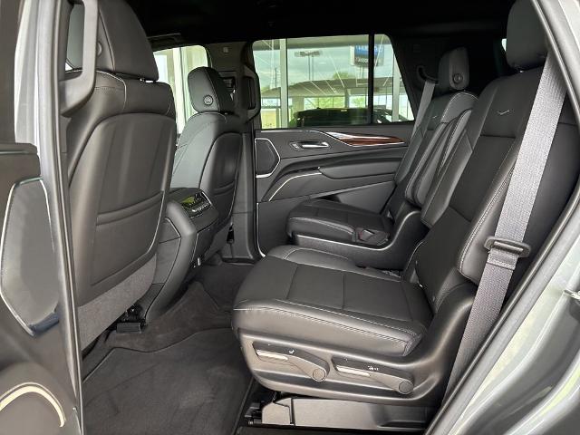 2022 Cadillac Escalade Vehicle Photo in MANHATTAN, KS 66502-5036