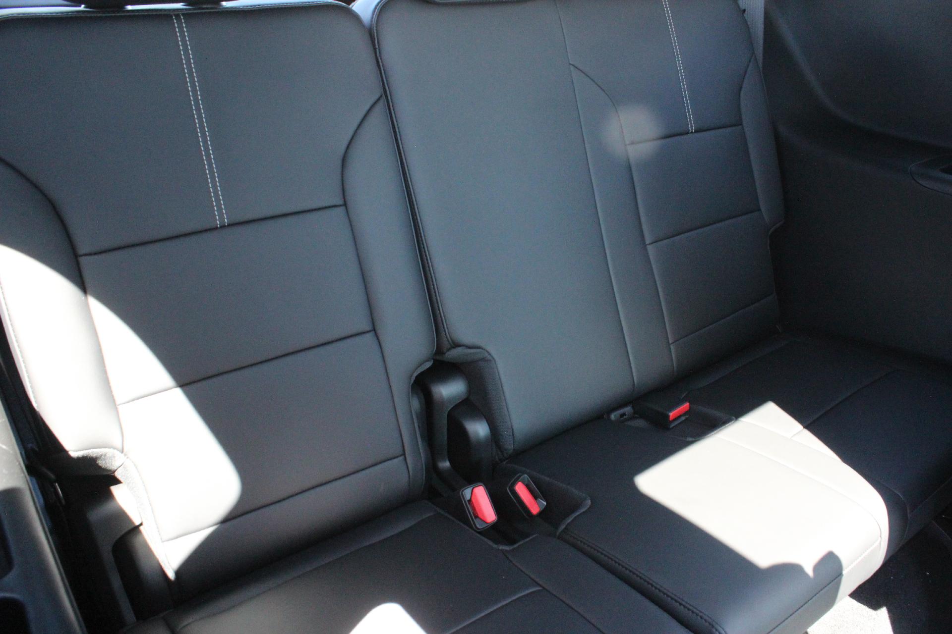 2025 GMC Acadia Vehicle Photo in AURORA, CO 80012-4011