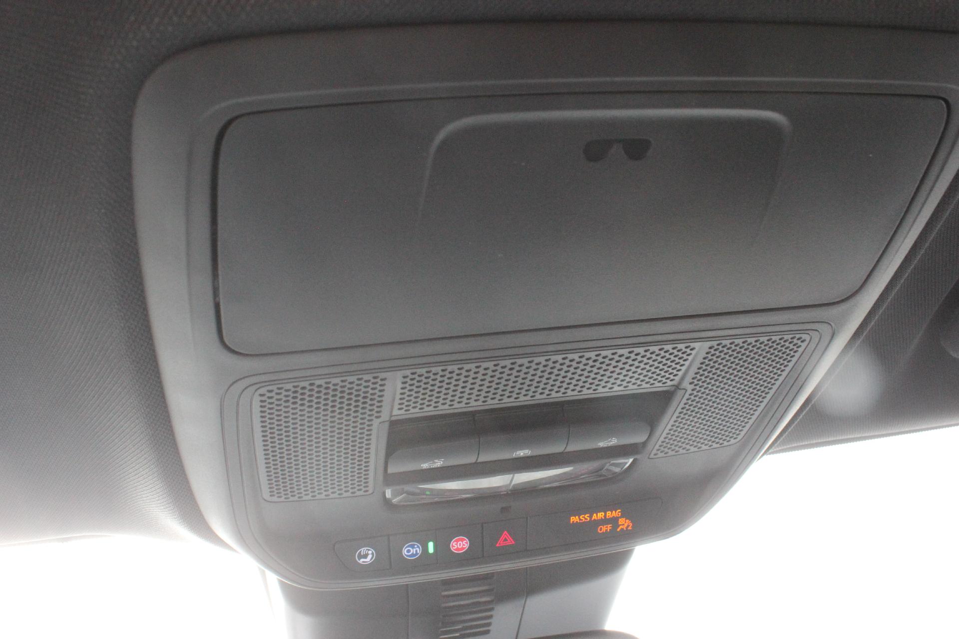 2025 GMC Acadia Vehicle Photo in AURORA, CO 80012-4011