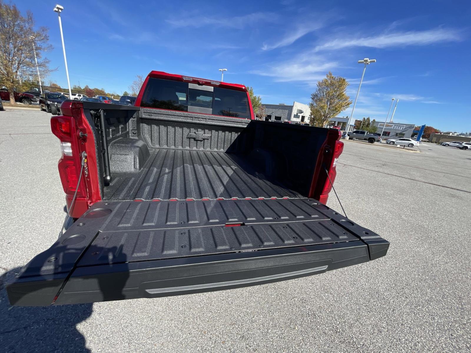 2025 Chevrolet Silverado 1500 Vehicle Photo in BENTONVILLE, AR 72712-4322