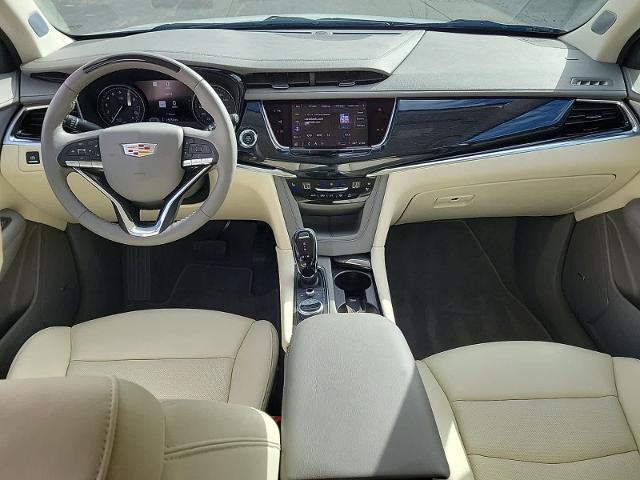 2024 Cadillac XT6 Vehicle Photo in POMPANO BEACH, FL 33064-7091