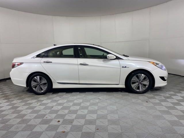 2015 Hyundai Sonata Hybrid Vehicle Photo in MEDINA, OH 44256-9001