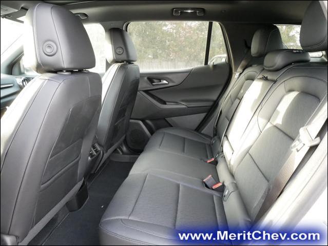 2025 Chevrolet Equinox Vehicle Photo in MAPLEWOOD, MN 55119-4794