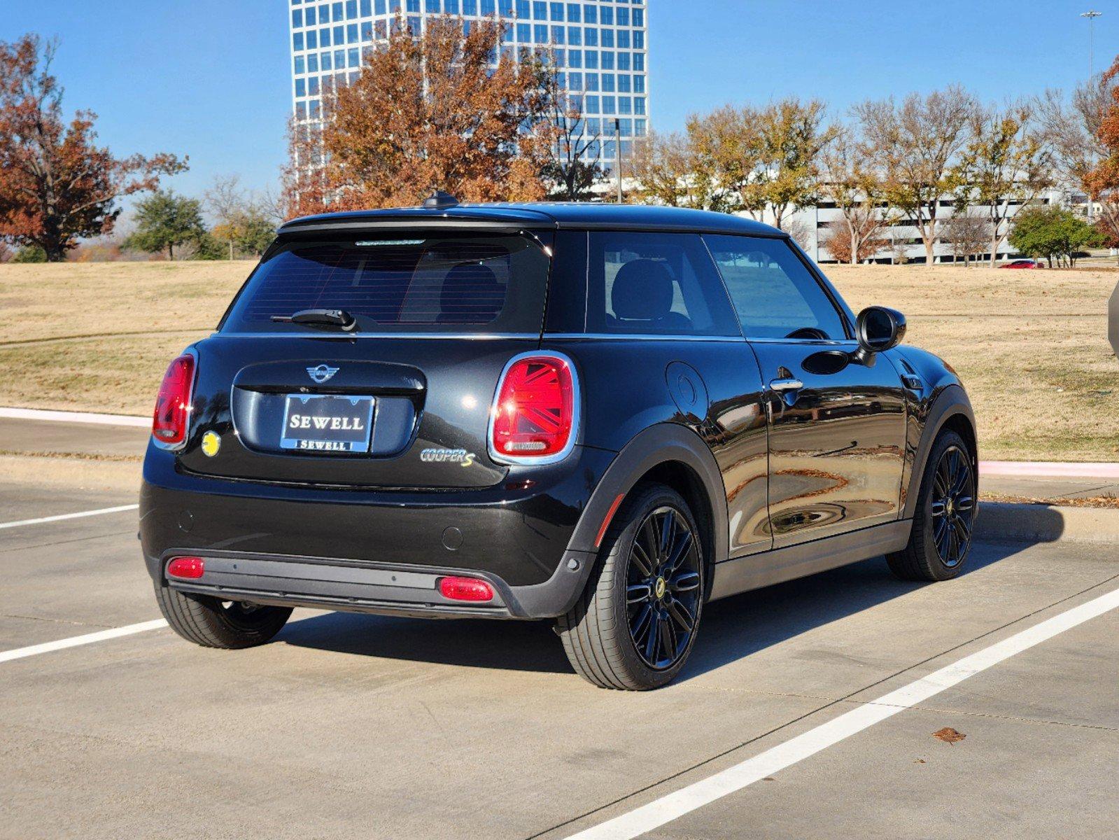 2024 MINI Electric Hardtop 2 Door Vehicle Photo in PLANO, TX 75024