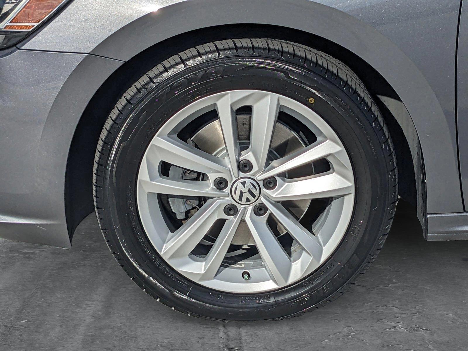 2020 Volkswagen Passat Vehicle Photo in WEST PALM BEACH, FL 33407-3296