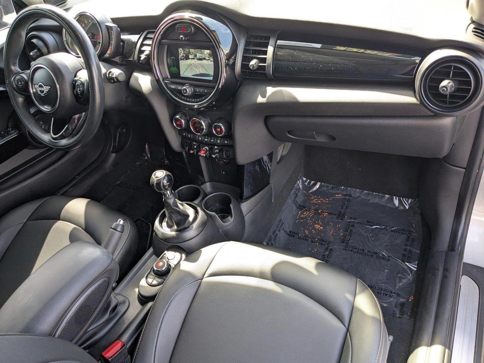 2019 MINI Cooper Hardtop 2 Door Vehicle Photo in Panama City, FL 32401