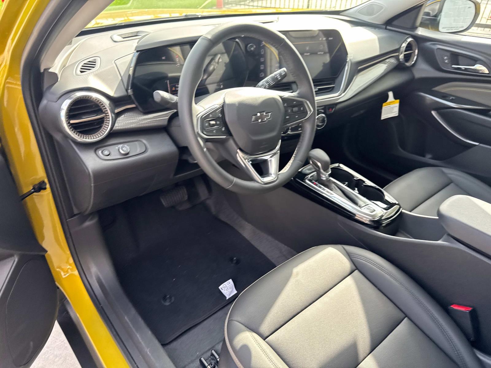 2025 Chevrolet Trax Vehicle Photo in LOS ANGELES, CA 90007-3794