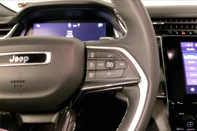 2023 Jeep Grand Cherokee L Vehicle Photo in Lees Summit, MO 64086
