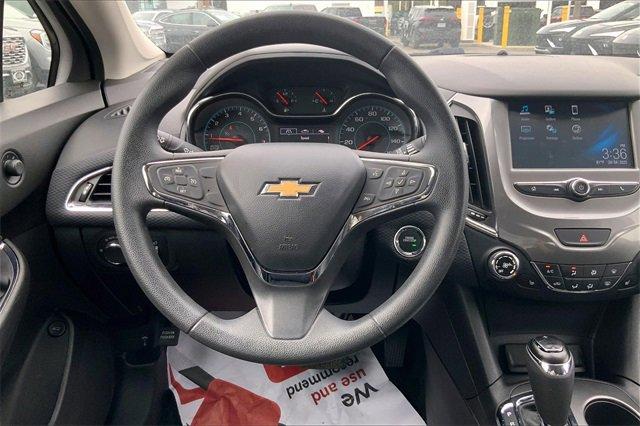 2018 Chevrolet Cruze Vehicle Photo in INDEPENDENCE, MO 64055-1377