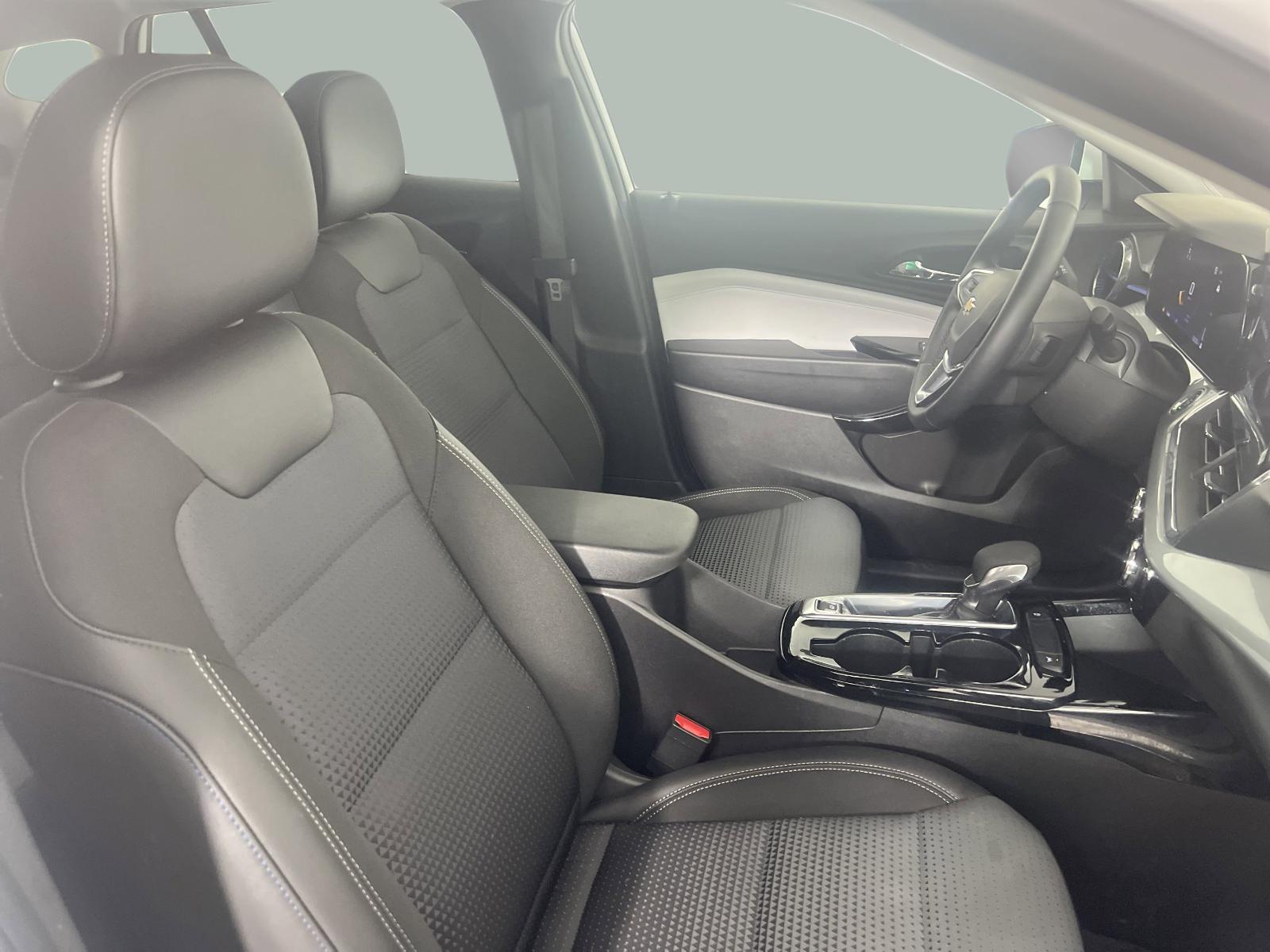 2025 Chevrolet Trax Vehicle Photo in GEORGETOWN, TX 78626-7508