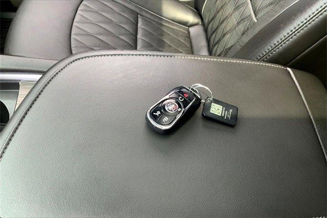 2024 Buick Enclave Vehicle Photo in TOPEKA, KS 66609-0000