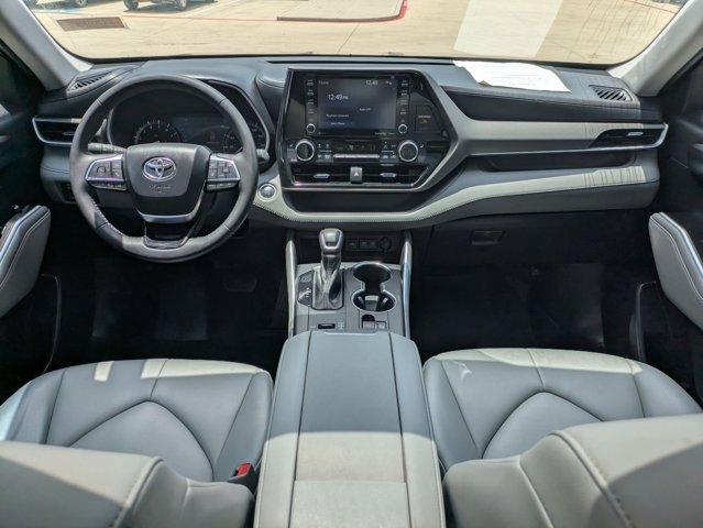 2021 Toyota Highlander Vehicle Photo in SELMA, TX 78154-1460