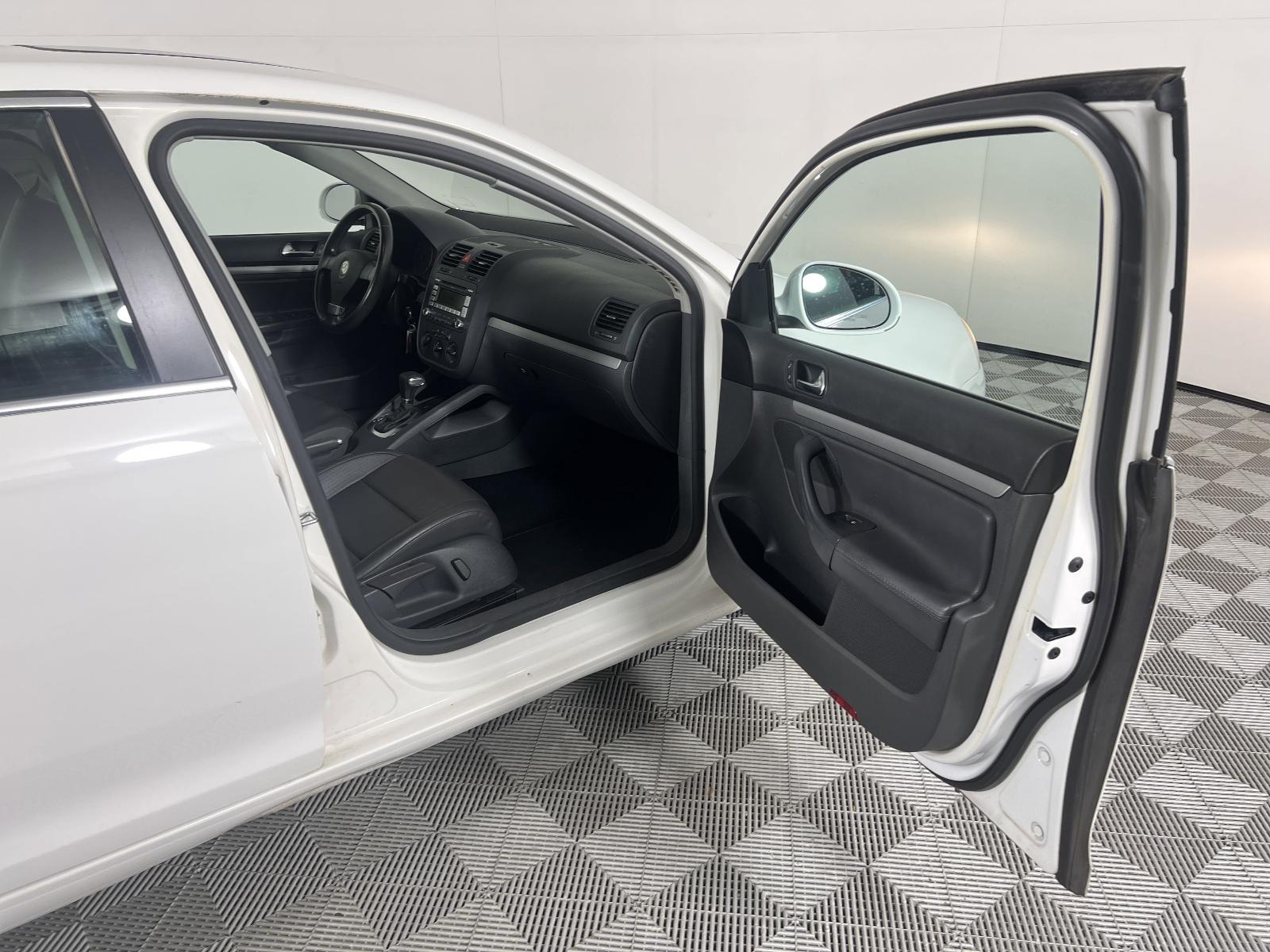 2009 Volkswagen Jetta Sedan Vehicle Photo in Georgetown, TX 78626