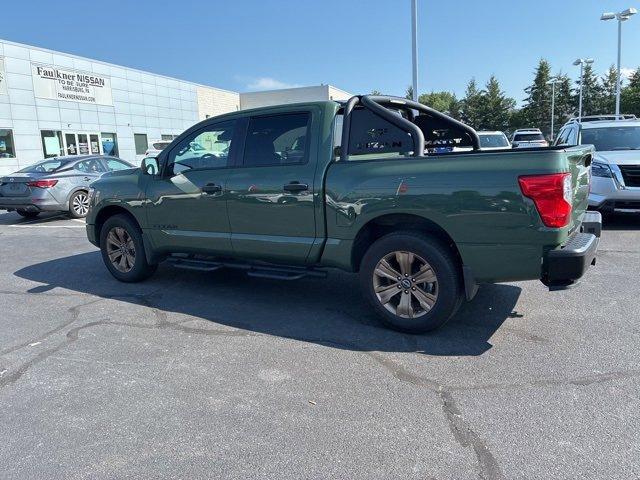 2024 Nissan Titan Vehicle Photo in Harrisburg, PA 17111-1033