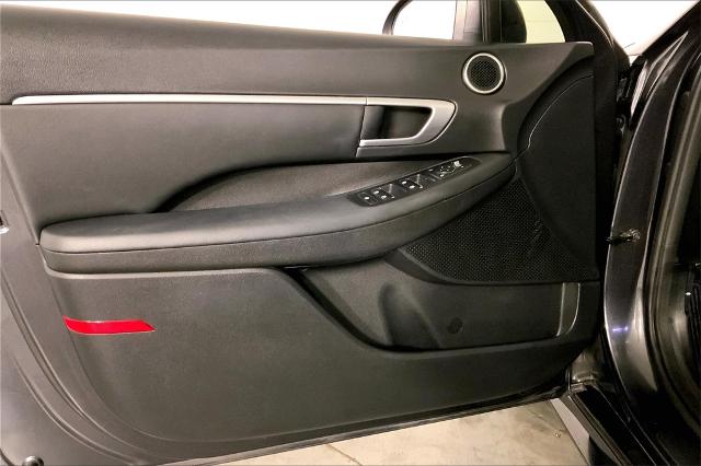 2021 Hyundai SONATA Vehicle Photo in Lees Summit, MO 64086