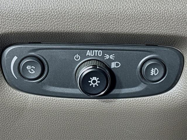 2020 Chevrolet Traverse Vehicle Photo in PUYALLUP, WA 98371-4149