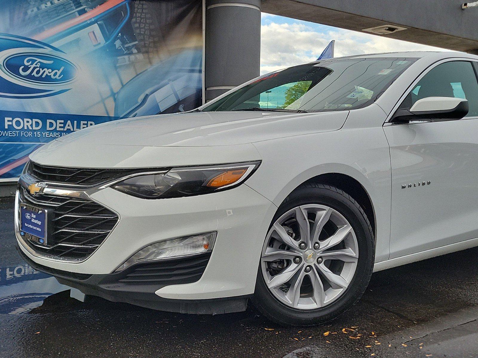 2022 Chevrolet Malibu Vehicle Photo in Saint Charles, IL 60174