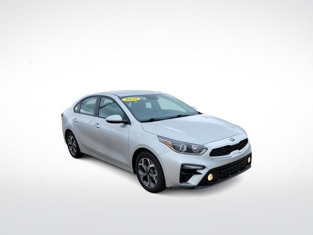 Used 2021 Kia Forte LXS with VIN 3KPF24AD6ME369939 for sale in Kansas City