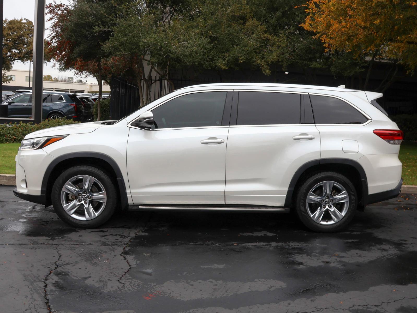 2019 Toyota Highlander Vehicle Photo in DALLAS, TX 75209-3095