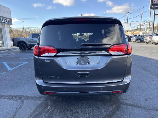 2019 Chrysler Pacifica Touring L Plus photo 4