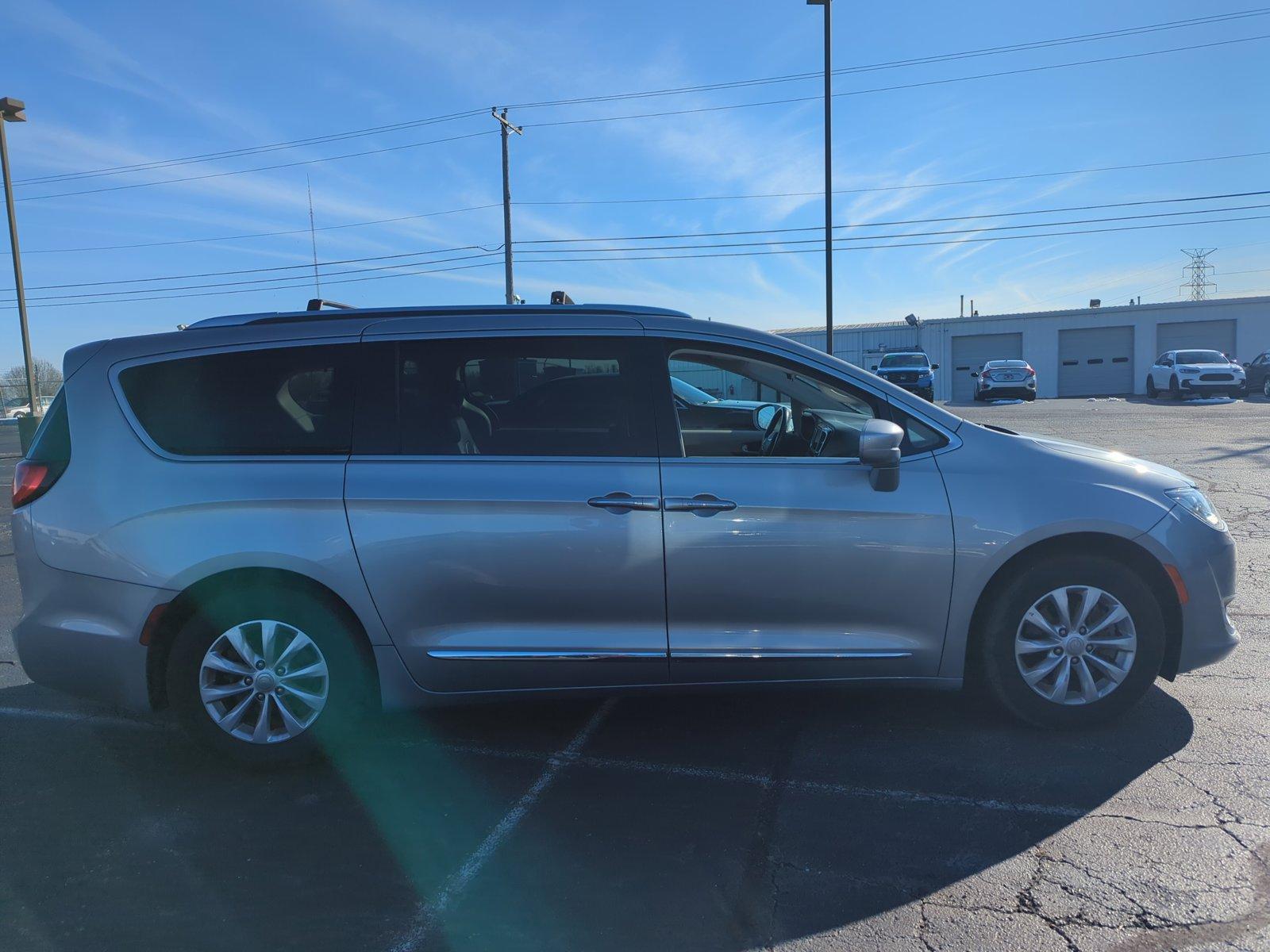 2018 Chrysler Pacifica Vehicle Photo in Memphis, TN 38128