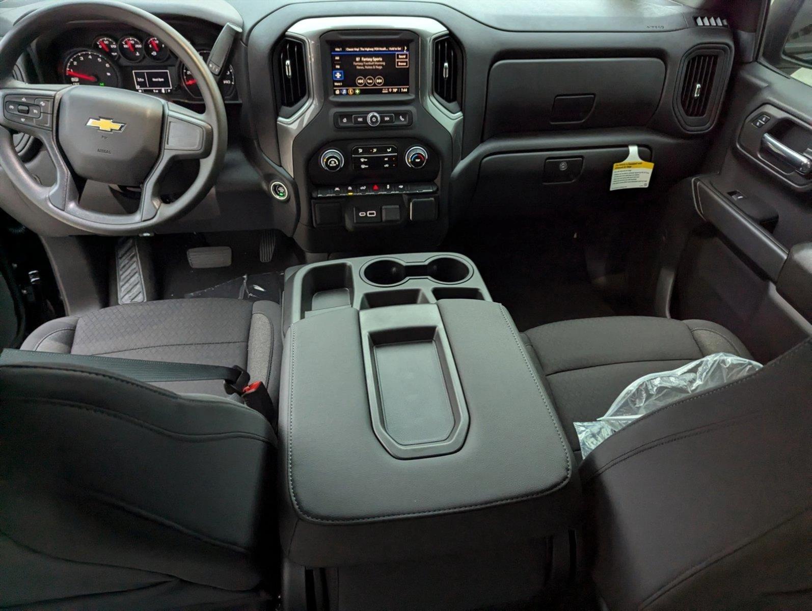 2025 Chevrolet Silverado 1500 Vehicle Photo in PEMBROKE PINES, FL 33024-6534