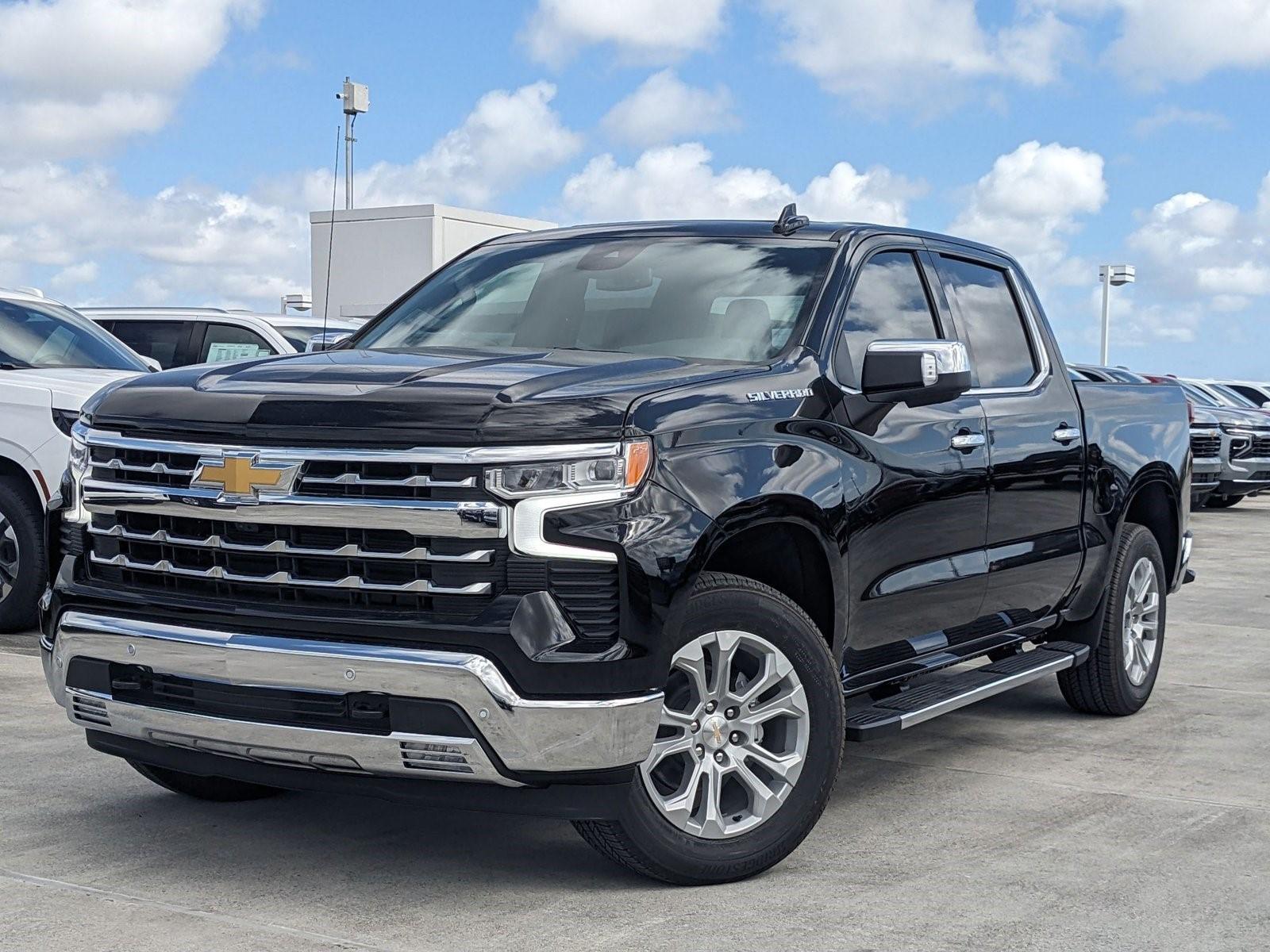 2025 Chevrolet Silverado 1500 Vehicle Photo in PEMBROKE PINES, FL 33024-6534