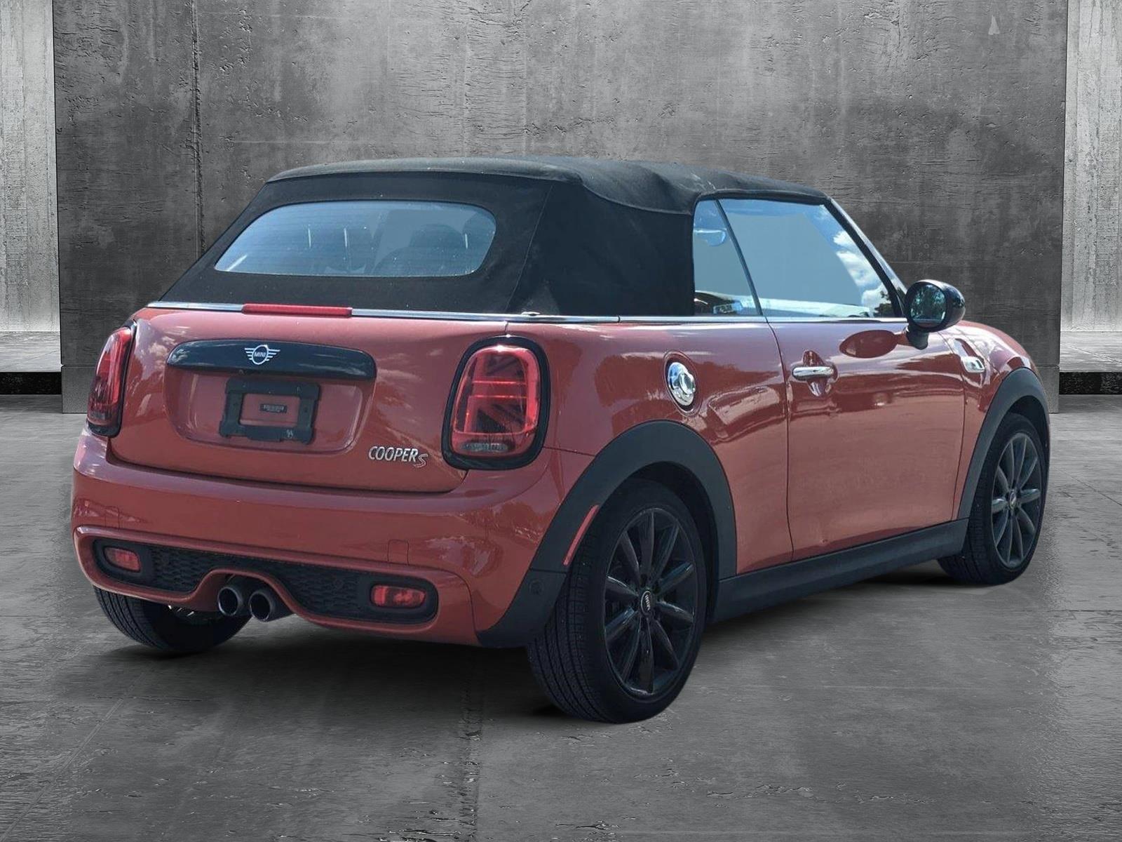 2019 MINI Convertible Vehicle Photo in GREENACRES, FL 33463-3207