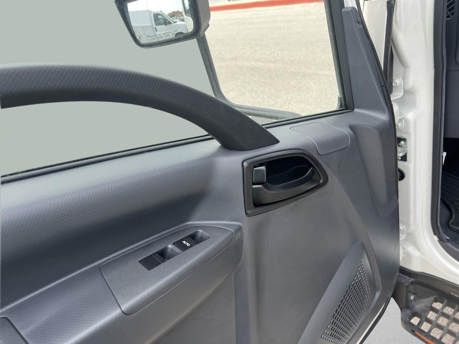 2024 Chevrolet Low Cab Forward 5500 XD Vehicle Photo in GEORGETOWN, TX 78626-7508