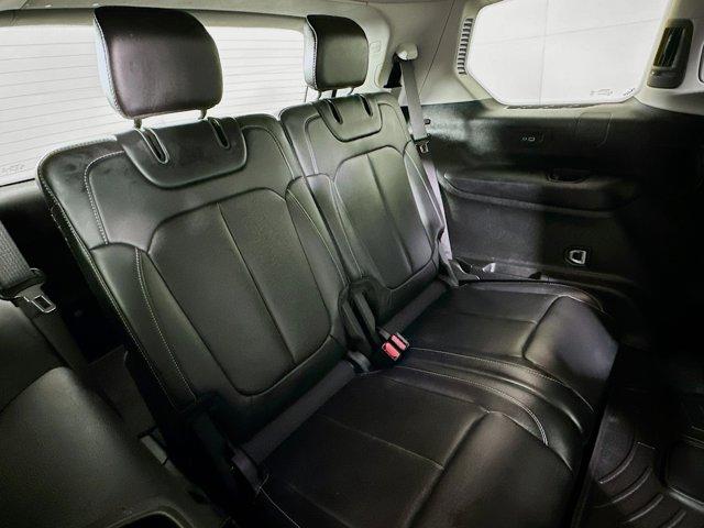 2022 Jeep Grand Cherokee L Vehicle Photo in Doylsetown, PA 18901