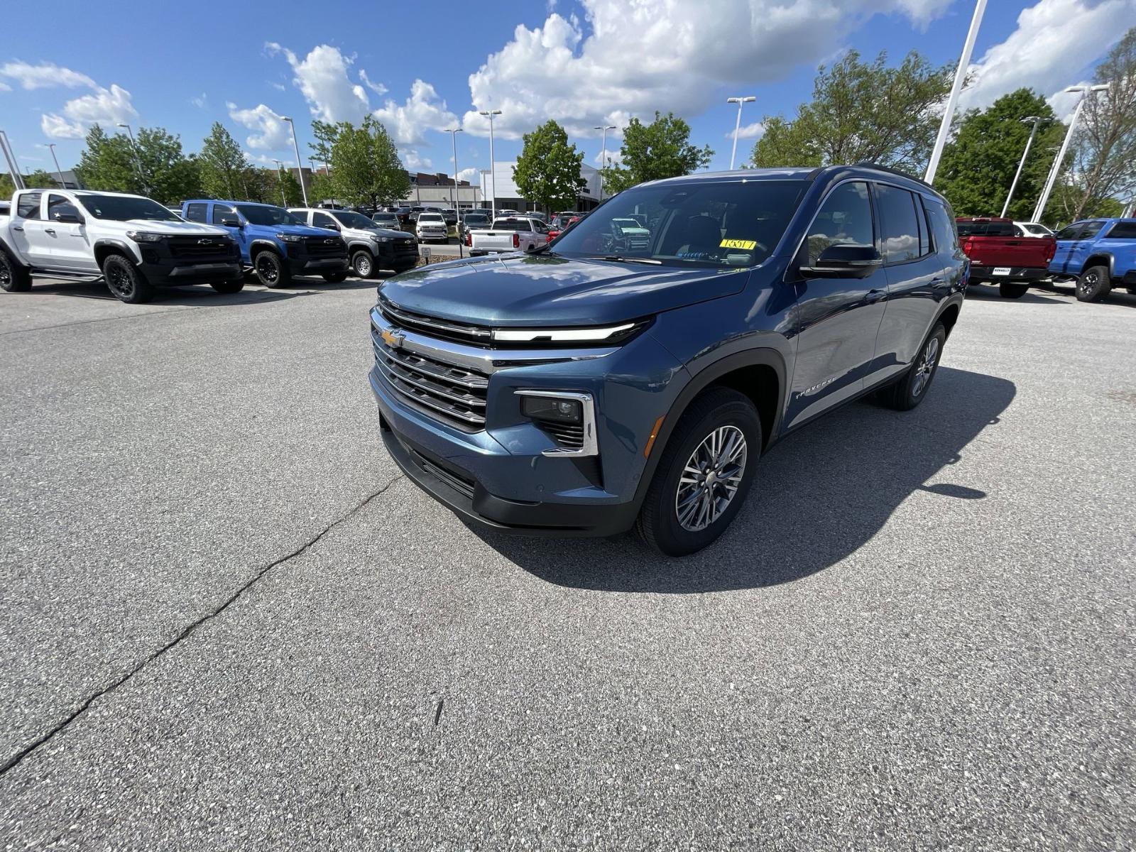 2025 Chevrolet Traverse Vehicle Photo in BENTONVILLE, AR 72712-4322