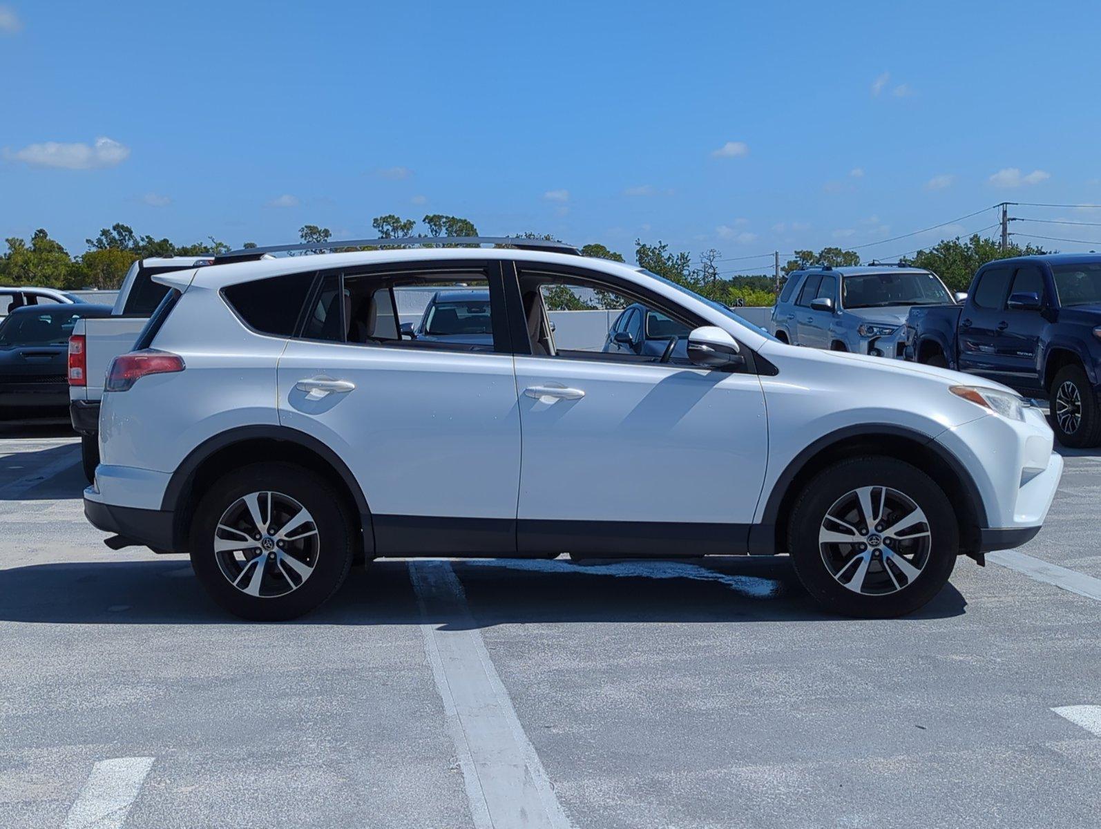 2017 Toyota RAV4 Vehicle Photo in Ft. Myers, FL 33907