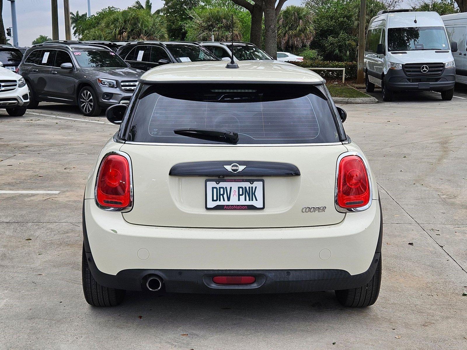 2018 MINI Cooper Hardtop 2 Door Vehicle Photo in Pembroke Pines , FL 33027