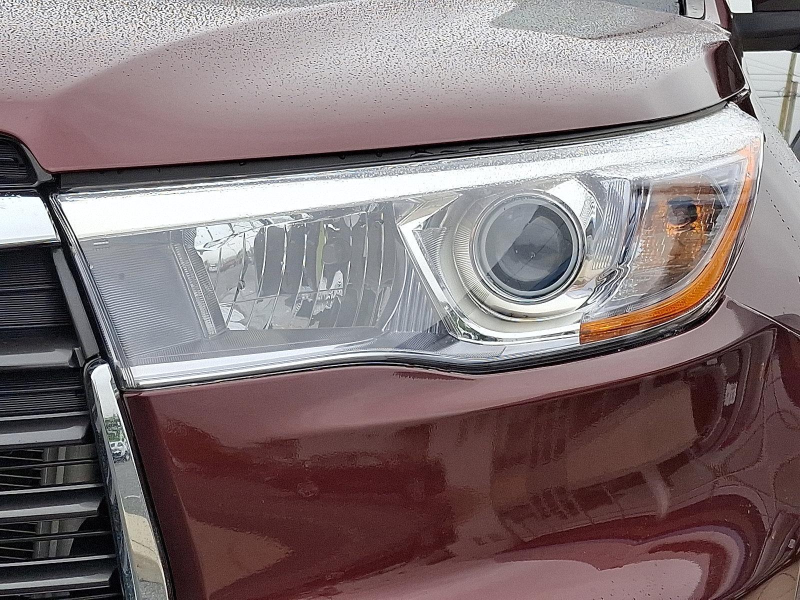 2015 Toyota Highlander Vehicle Photo in BETHLEHEM, PA 18017-9401