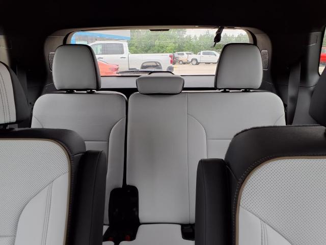 2025 Chevrolet Traverse Vehicle Photo in ROXBORO, NC 27573-6143