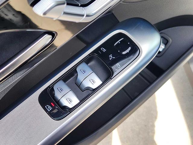 2025 Mercedes-Benz GLC Vehicle Photo in HOUSTON, TX 77079