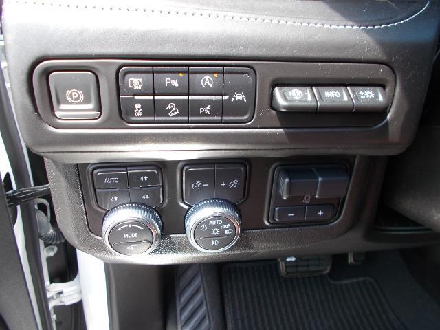 2023 GMC Yukon Vehicle Photo in LOWELL, MA 01852-4336
