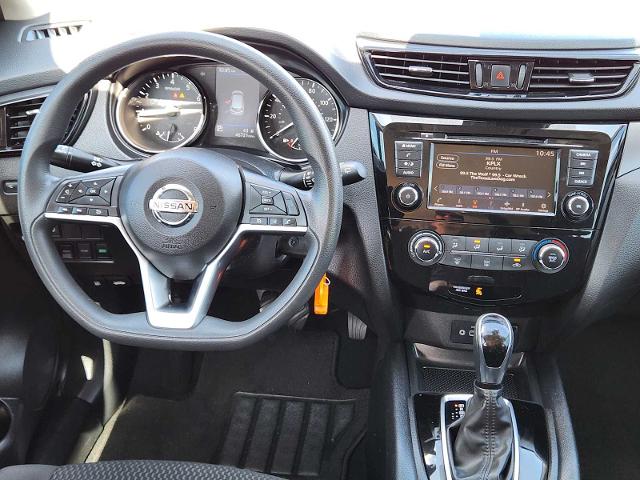 2022 Nissan Rogue Sport Vehicle Photo in DENTON, TX 76210-9321