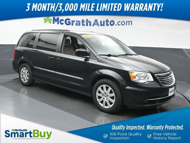 2016 Chrysler Town & Country Vehicle Photo in Cedar Rapids, IA 52402