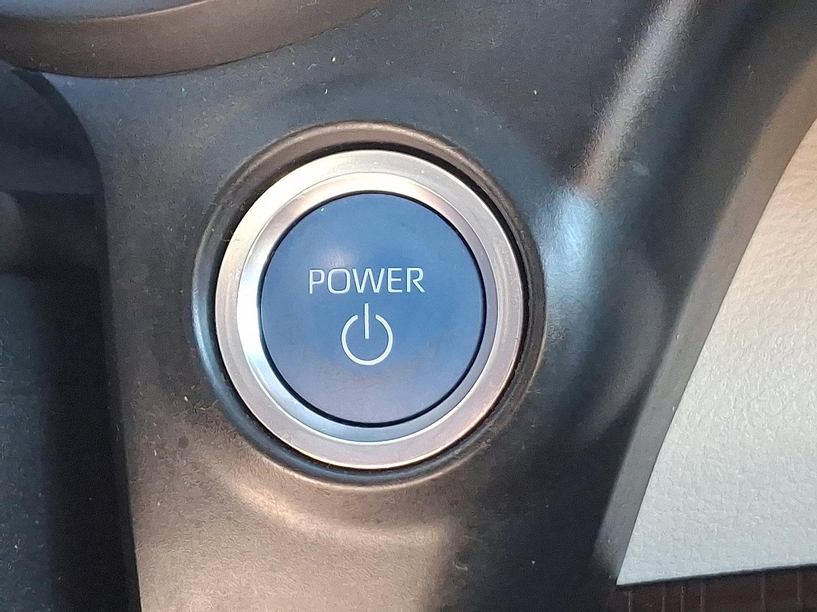 2022 Toyota Sienna Vehicle Photo in Trevose, PA 19053
