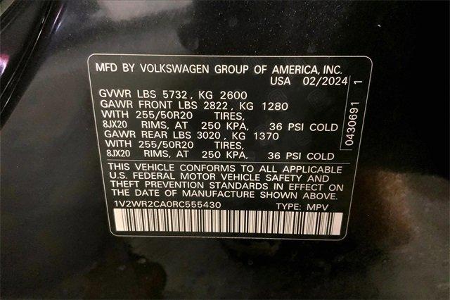 2024 Volkswagen Atlas Vehicle Photo in INDEPENDENCE, MO 64055-1314