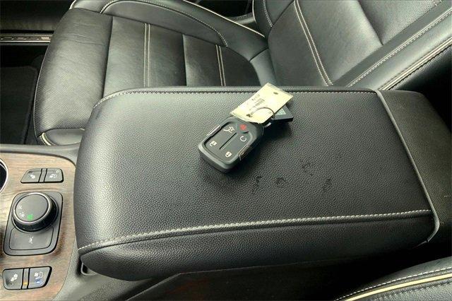 2023 GMC Acadia Vehicle Photo in TOPEKA, KS 66609-0000