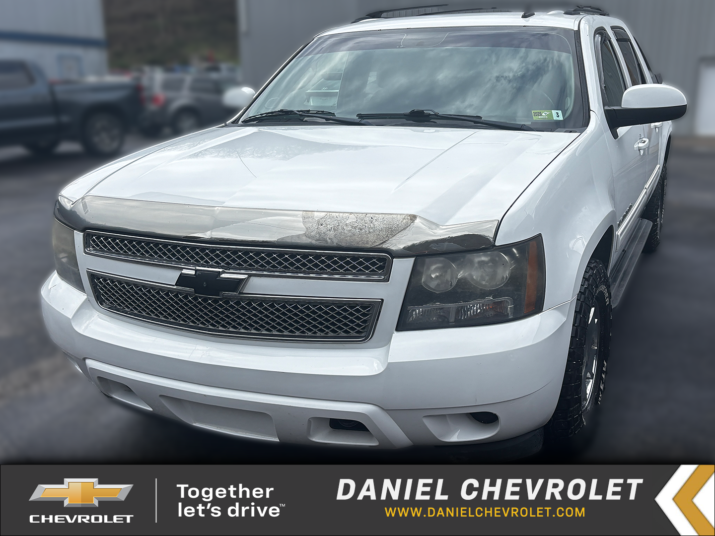 Summit White 2011 Chevrolet Avalanche LS 4WD Pickup Truck Four-Wheel Drive 6-Speed Automatic
