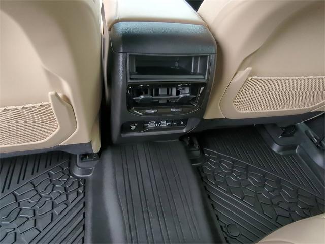 2023 Jeep Grand Cherokee Vehicle Photo in ALBERTVILLE, AL 35950-0246