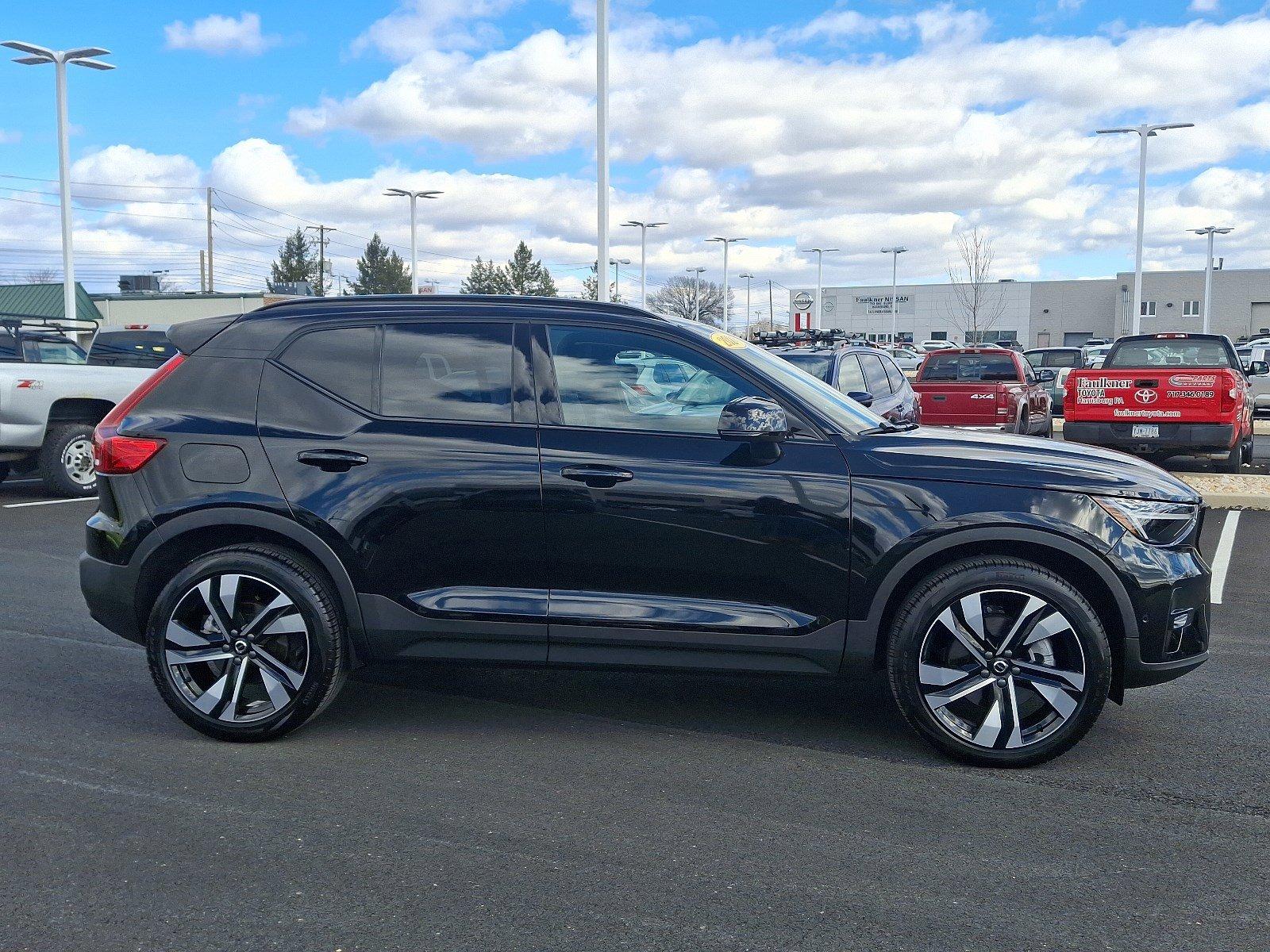 2024 Volvo XC40 Vehicle Photo in Harrisburg, PA 17111